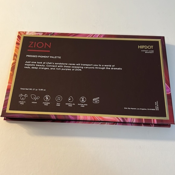 HipDot Eyeshadow Palette - Picture 4 of 4